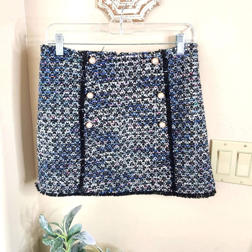 Cupcakes and Cashmere tweed skirt | button detail | size 4 | EUC